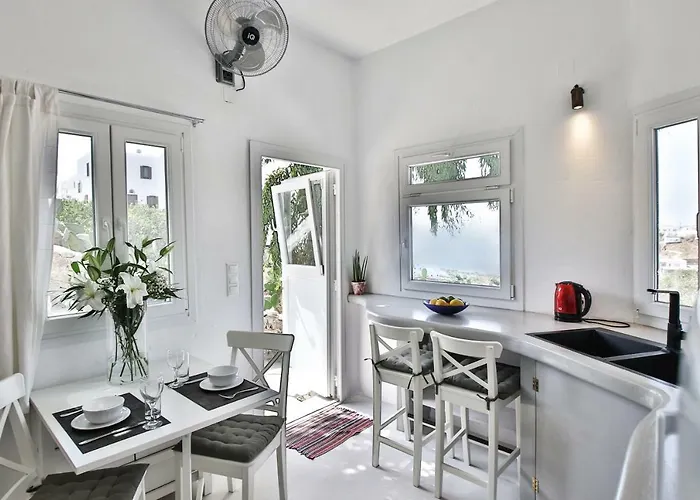 Lilly's Sunset Mykonos Town